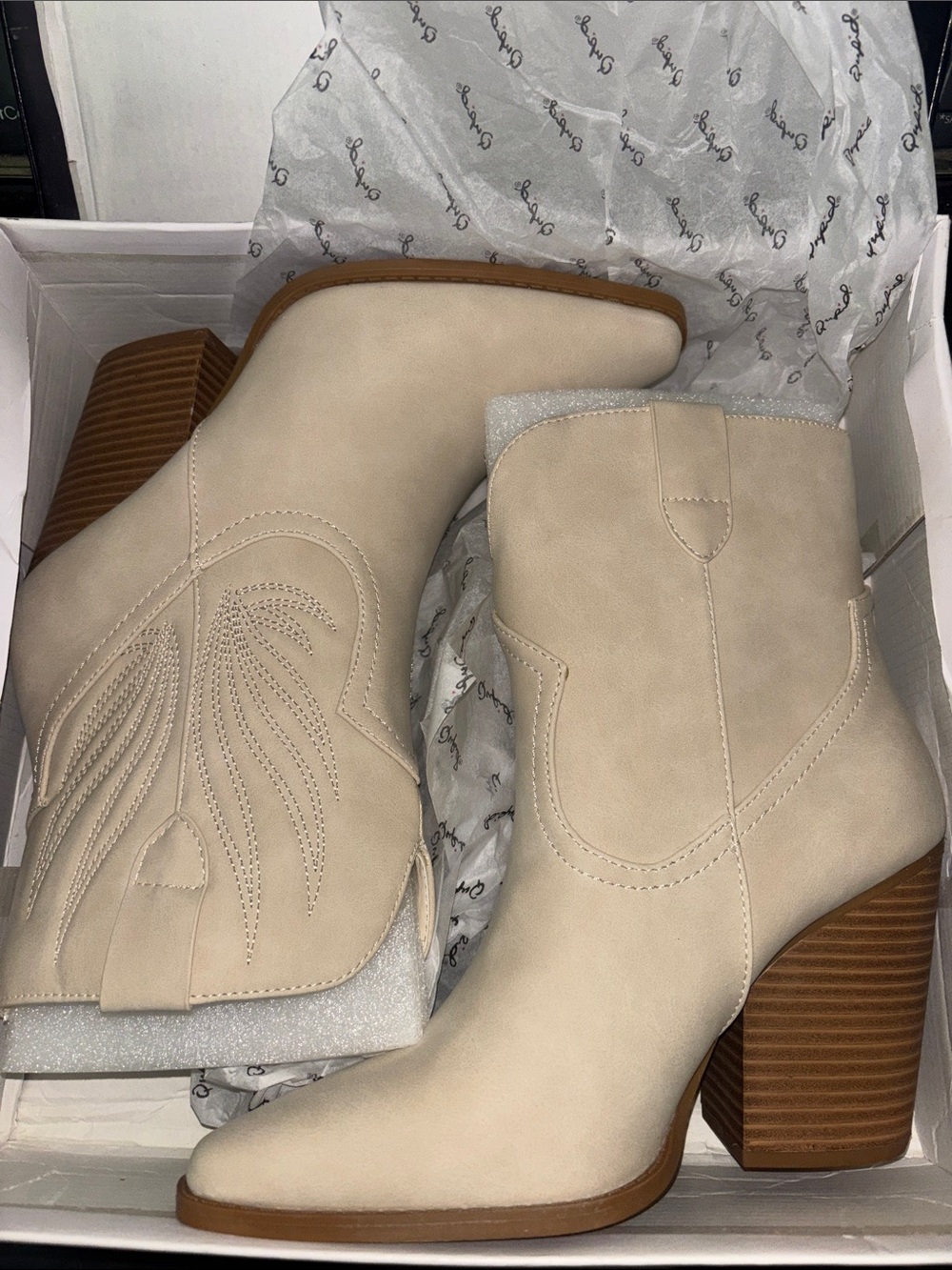Qupid Cream Western Ankle Boots